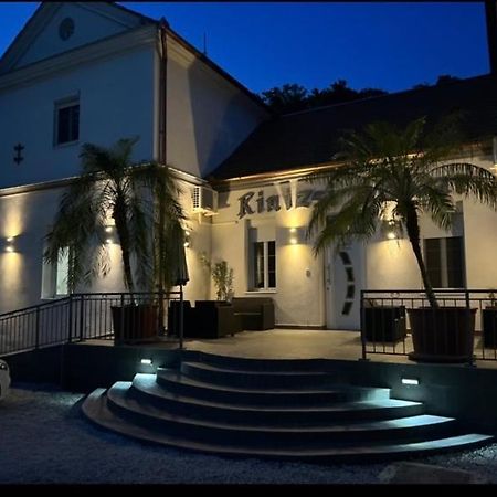 Kinizsi Udvar Apartmanhaz Balatonboglár 外观 照片