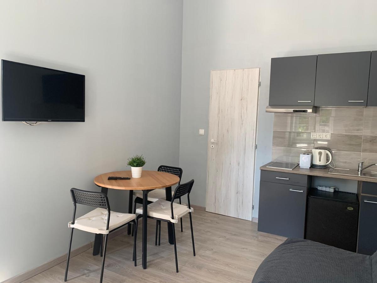 Kinizsi Udvar Apartmanhaz Balatonboglár 外观 照片
