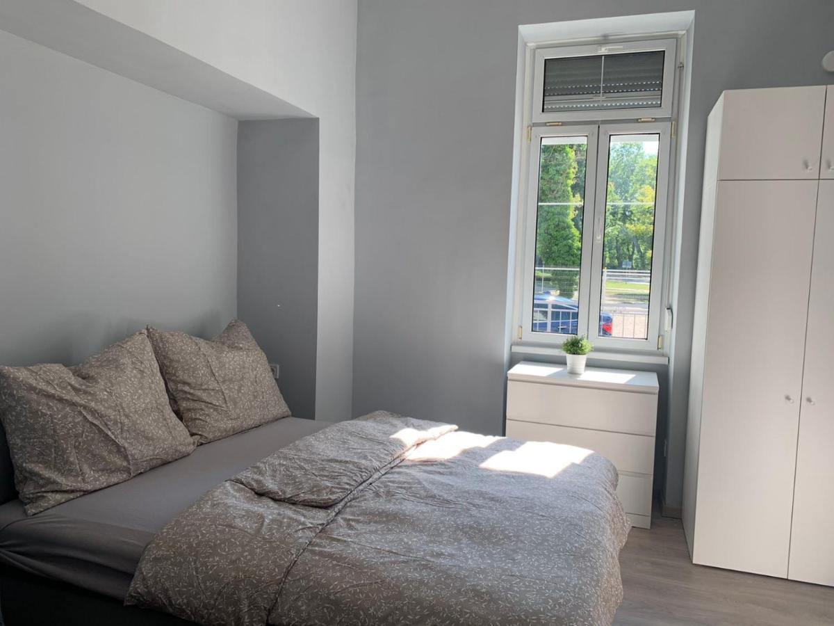 Kinizsi Udvar Apartmanhaz Balatonboglár 外观 照片