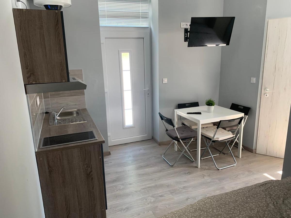 Kinizsi Udvar Apartmanhaz Balatonboglár 外观 照片