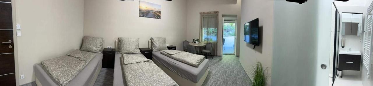 Kinizsi Udvar Apartmanhaz Balatonboglár 外观 照片