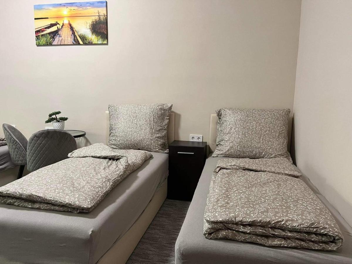 Kinizsi Udvar Apartmanhaz Balatonboglár 外观 照片