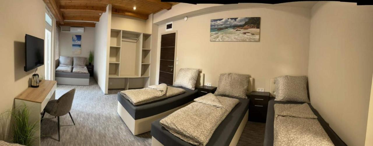 Kinizsi Udvar Apartmanhaz Balatonboglár 外观 照片