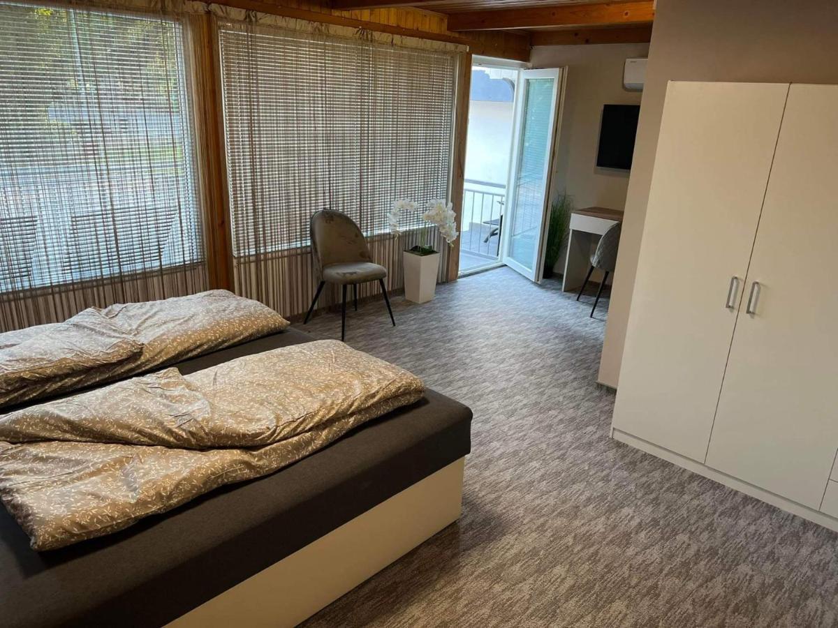 Kinizsi Udvar Apartmanhaz Balatonboglár 外观 照片