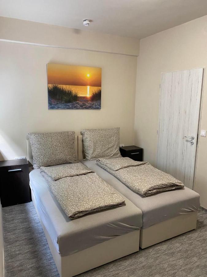 Kinizsi Udvar Apartmanhaz Balatonboglár 外观 照片