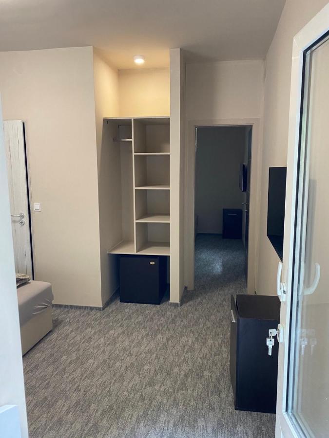 Kinizsi Udvar Apartmanhaz Balatonboglár 外观 照片