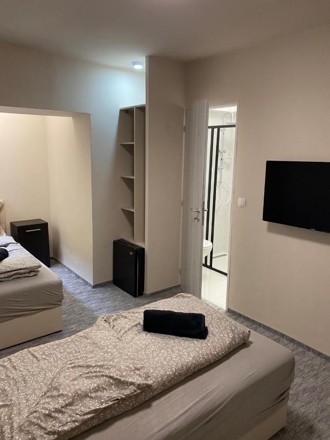 Kinizsi Udvar Apartmanhaz Balatonboglár 外观 照片
