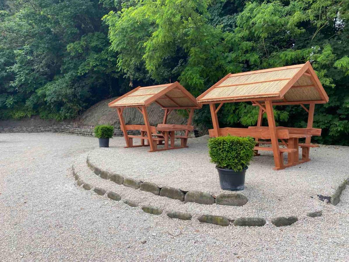 Kinizsi Udvar Apartmanhaz Balatonboglár 外观 照片